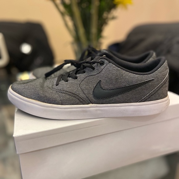 nike solarsoft canvas shoe